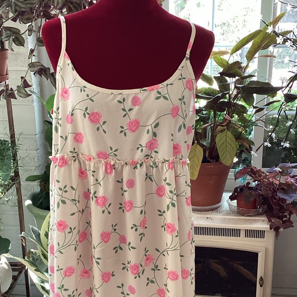 Floral Spaghetti Strap Maxi Dress - Picture 3 of 9